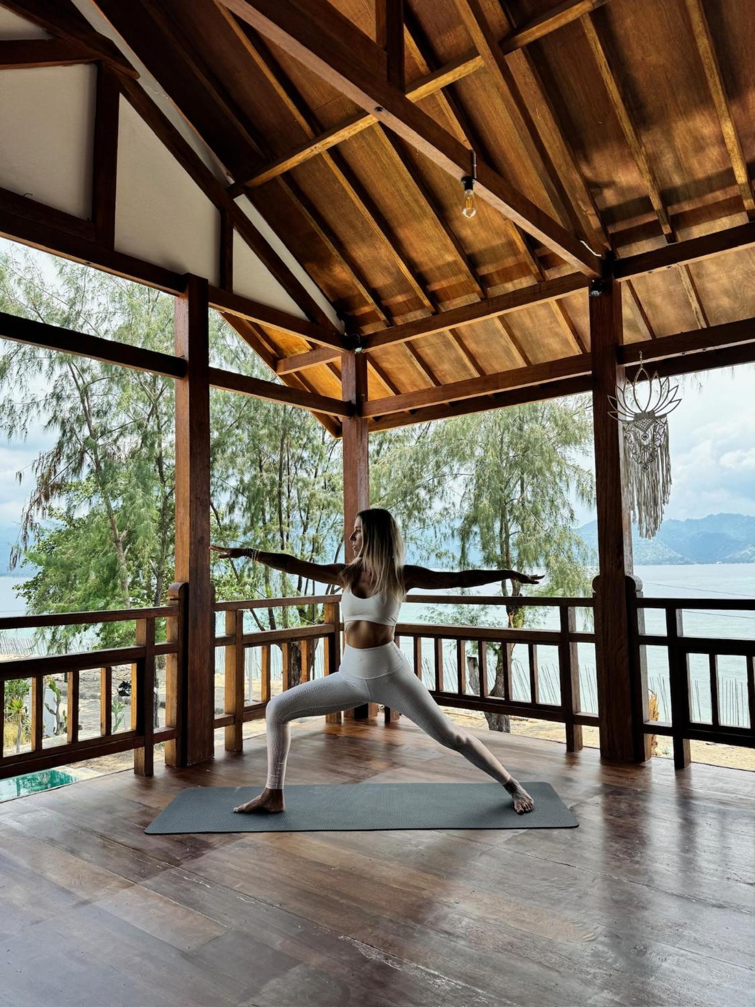 Flowers & Fire Yoga Garden Gili Air Exterior photo