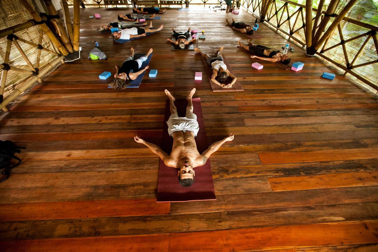 Flowers & Fire Yoga Garden Gili Air Exterior photo