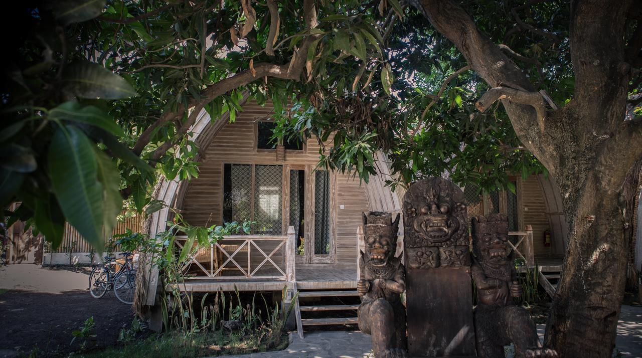 Flowers & Fire Yoga Garden Gili Air Exterior photo