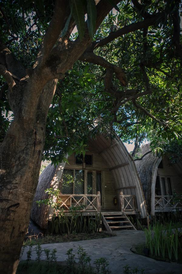 Flowers & Fire Yoga Garden Gili Air Exterior photo
