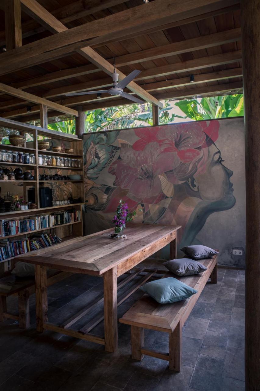 Flowers & Fire Yoga Garden Gili Air Exterior photo