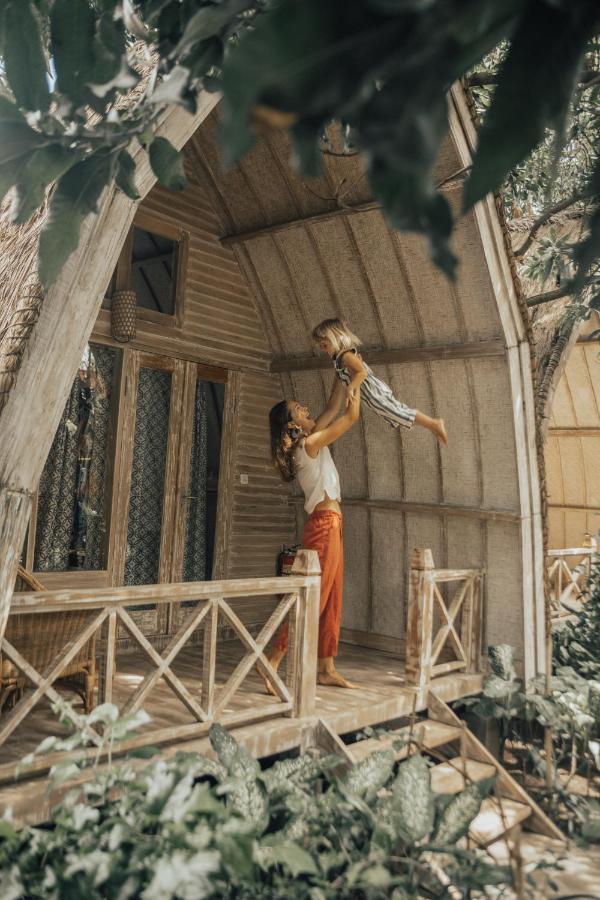 Flowers & Fire Yoga Garden Gili Air Exterior photo